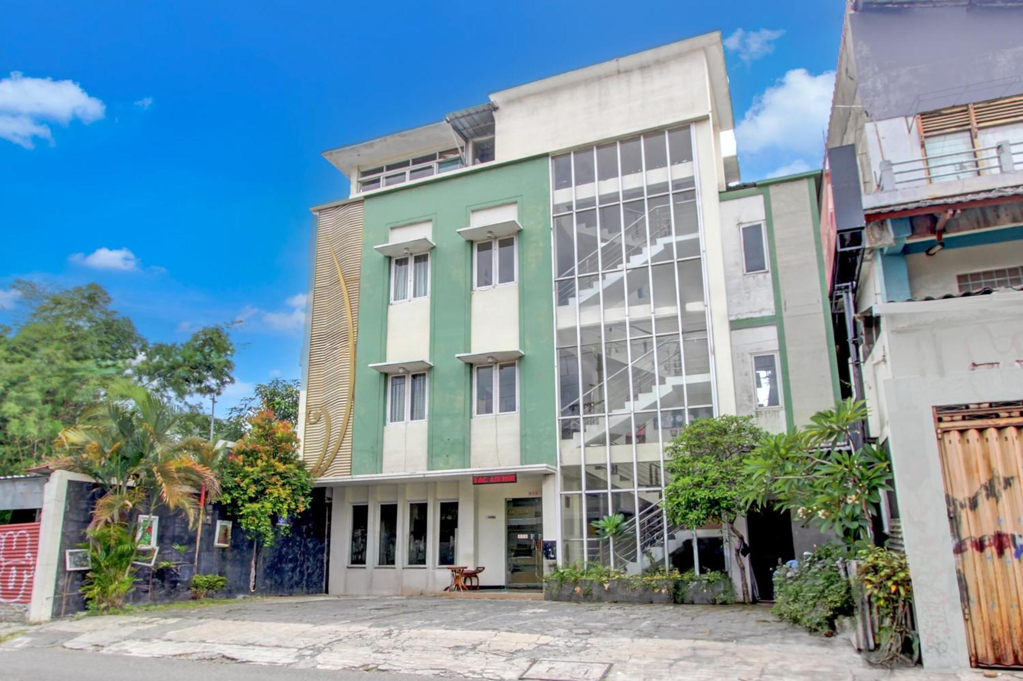 Collection O Jalan Malioboro Near Lempuyangan Station Formerly Hotel Vala ยอกยาการ์ตา ภายนอก รูปภาพ